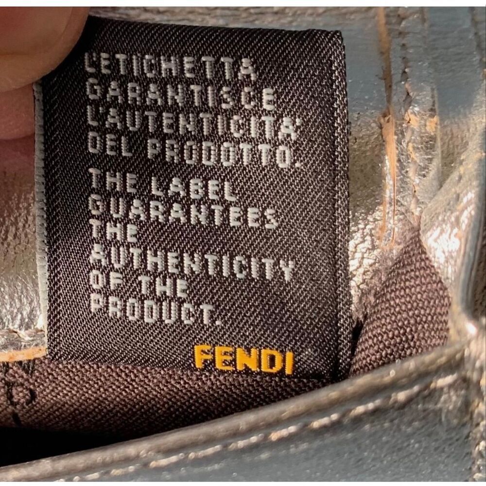 FENDI Metallic Calfskin Wallet On Chain Silver Clutch Purse AUTHENTIC $3800 - Picture 10 of 15